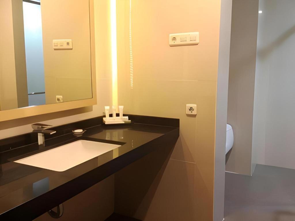 Horison Hotel Sukabumi Exterior foto