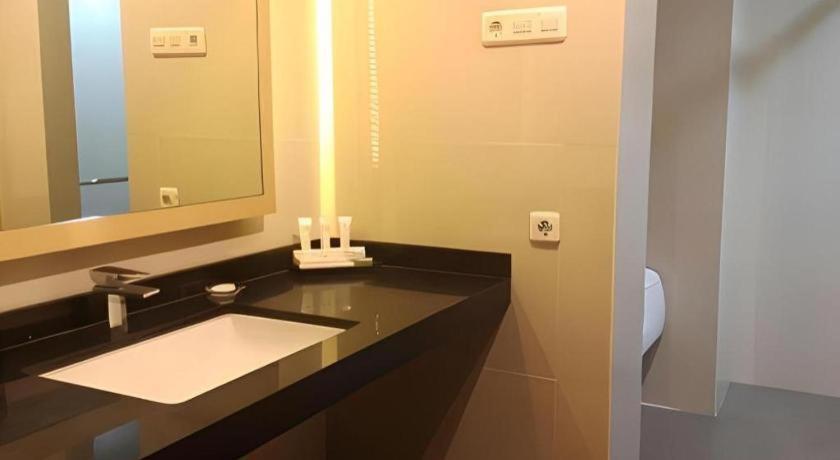 Horison Hotel Sukabumi Exterior foto
