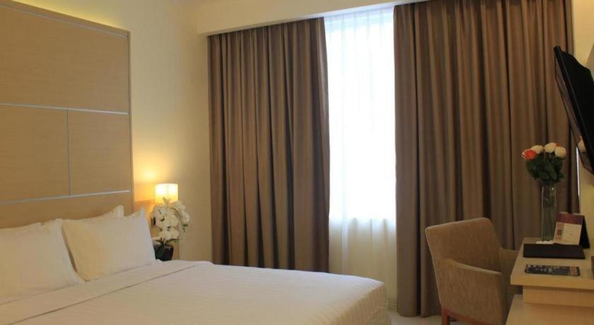 Horison Hotel Sukabumi Exterior foto